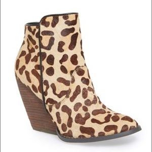 Very Volatile Leopard Ankle boot